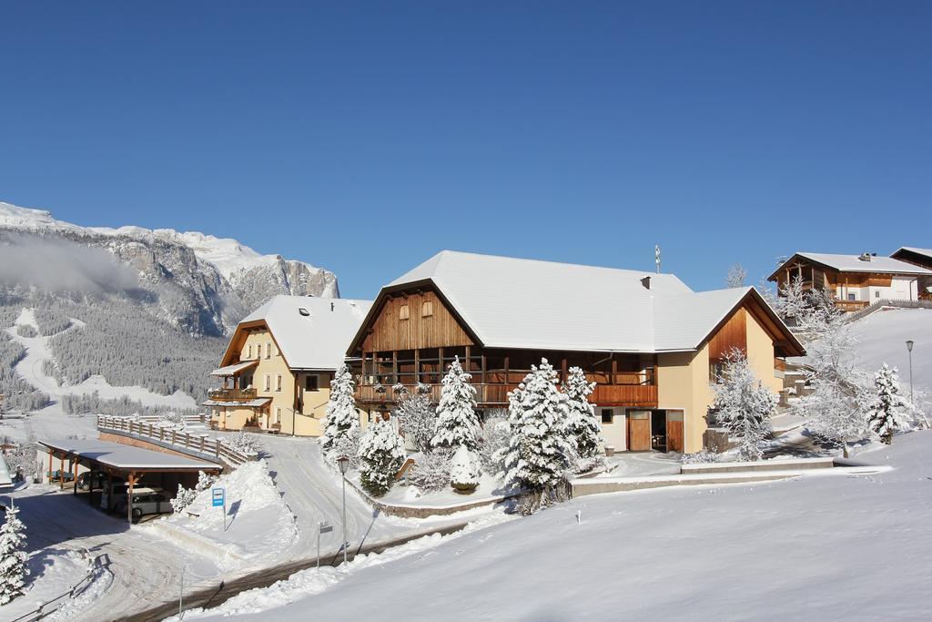 Taela Apartments San Cassiano  Exterior foto
